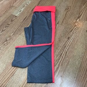 ManiForm Gray/Pink Leggings Sz Small Cropped